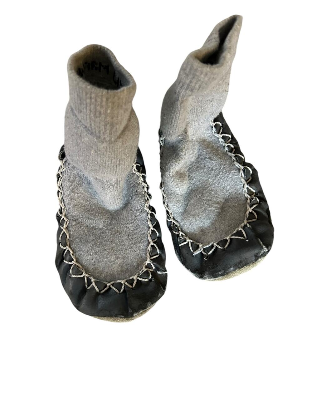 Hanna Andersson Navy Blue slippers size 10-12 youth